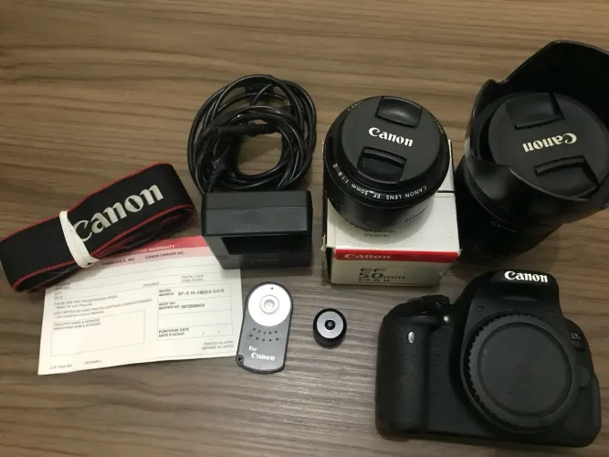 Kit Canon 700d DSLR com 2 lentes e acessórios