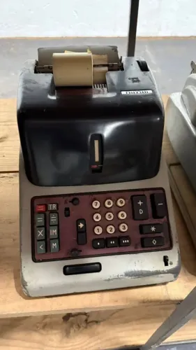 Calculadora Mecânica Antiga Olivetti