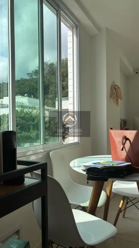 Sala Comercial à Venda em Charitas, Niterói 30m², 1 Banheiro