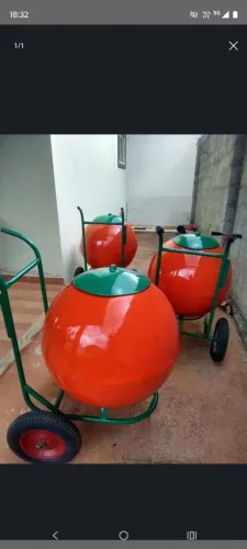 Carrinhos para venda de suco de laranja natural 