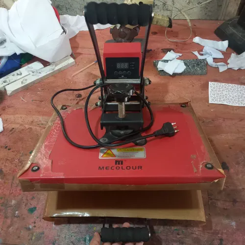 Prensa Térmica 29x38cm 1100w SEMINOVA Mecolour gavetada plana