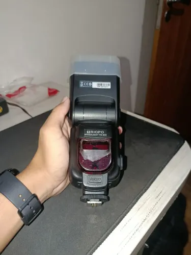 Flash para câmera profissional Triplo Tr 980
