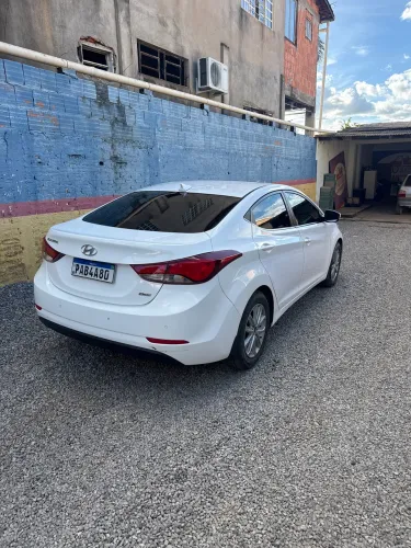 Hyundai Elantra GLS 2.0 16V Flex Aut. 2015