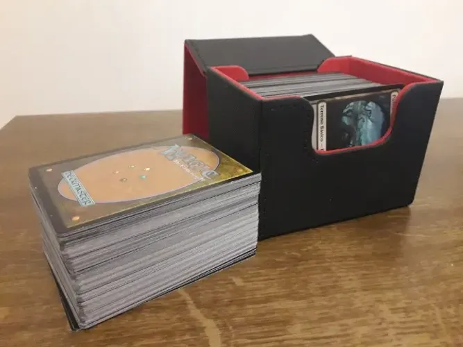 Magic: The Gathering - Lote 300 Cartas + Deckbox