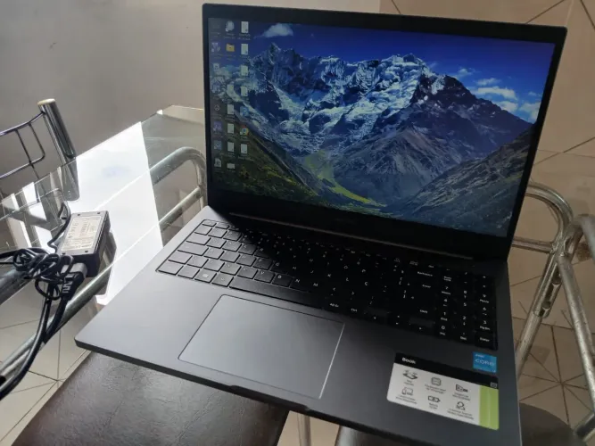 NOTEBOOK SAMSUNG BOOK 3 1TB e 4GB de RAM