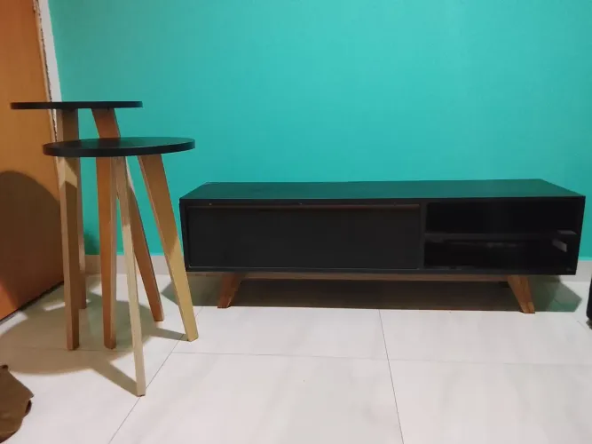Rack e 2 mesinha,novos comprados a 1 mes