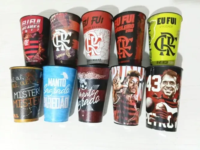 Jogo Coleção 10 Copos Plásticos Oficiais Flamengo