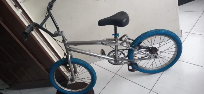 Bike BMX aro 20 montadinha