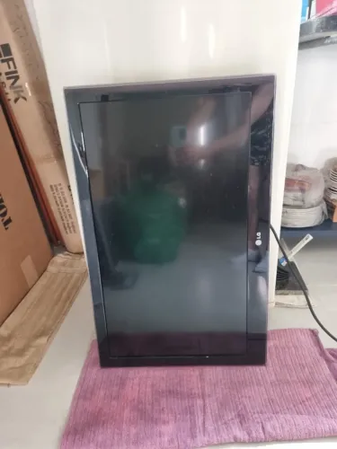 TV LG 32 polegadas Full HD COM DEFEITO Modelo 32LV5500