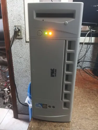 Vendo CPU proc i3 - 2120 - 8 gigas ram HD de 500 gigas placa vídeo geforce 210 com HDMI Wi