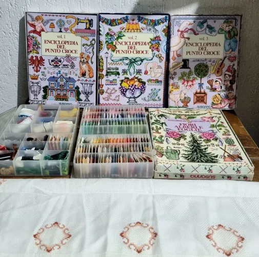 Conjunto completo para bordado em ponto cruz