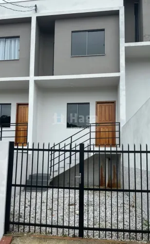 Sobrado à venda no Bairro Limeira em Brusque/SC