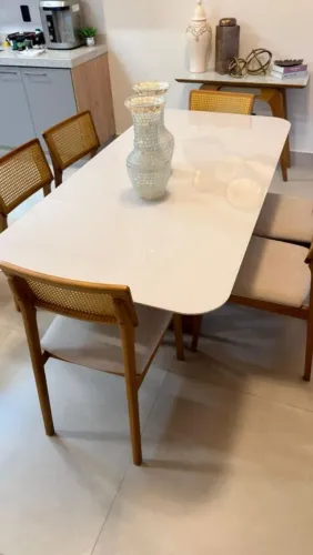 Mesa com 6 cadeiras
