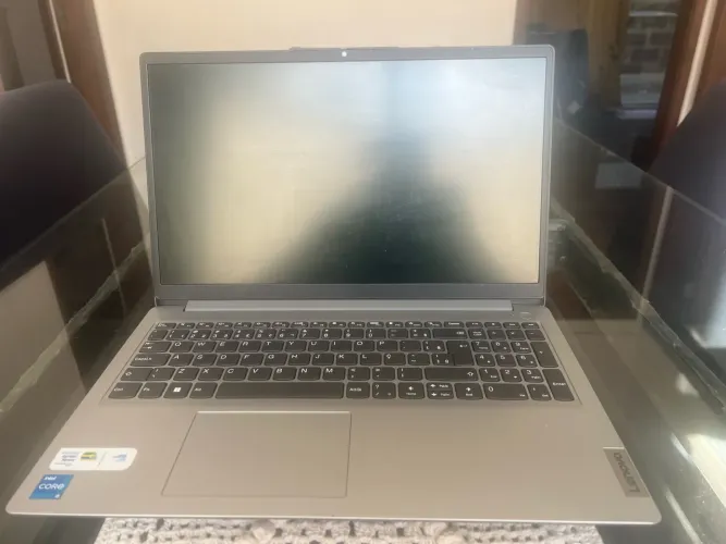 Lenovo IdeaPad 1 15IAU7 ? i5-1235U | 8GB RAM | SSD 256GB