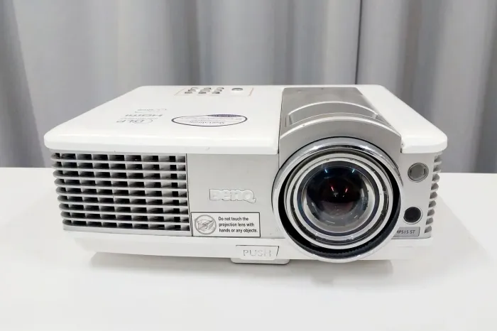 Projetor BENQ de CURTA DISTÂNCIA MP515ST PROFISSIONAL
