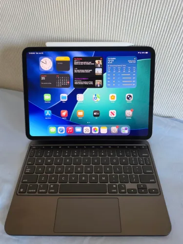 Kit iPad Pro M5 11pol 256GB Magic Keyboard e Pencil Pro - sem caixa garantia até ABR2027