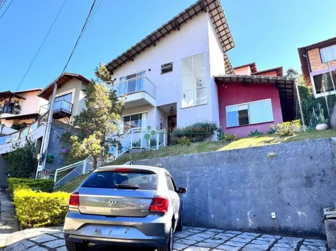 Casa com 3 dormitórios à venda, 106 m² por R$ 730.000,00 - Vargem Grande - Teresópolis/RJ