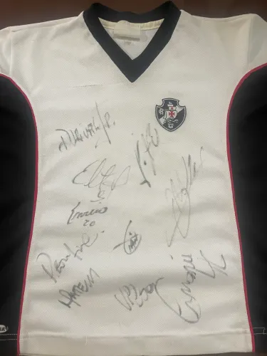 Camiseta Vasco da Gama autografada (antiguidades) autografo do Philippe Coutinho.