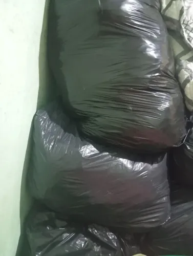 Lote de roupas variadas para brechó com 50 peças 