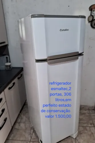 Funcionando perfeitamente, gelo seco. Não entrego , buscar nas Quintas.