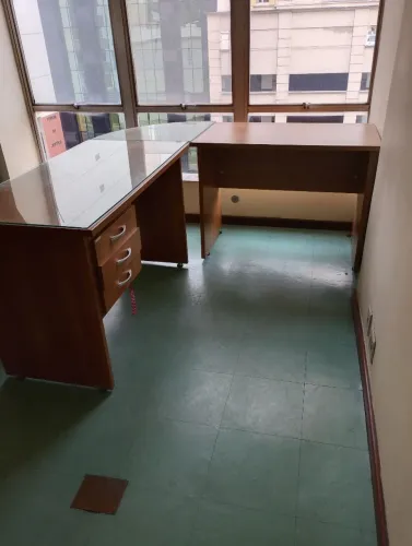 Vendo mesa escritório. De canto