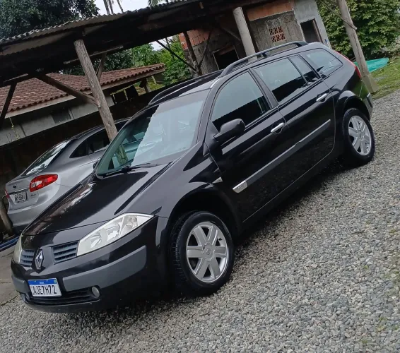 Renault Megane Grand Tour Dynam. Hi-flex 1.6 16V 2009