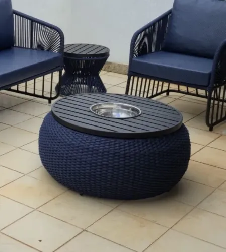 MESA DE CENTRO DE ALUMINIO RIPADO COM CHAMPANHEIRA 