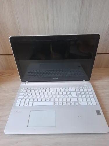 Sony Vaio I5 SVF153B1YX
