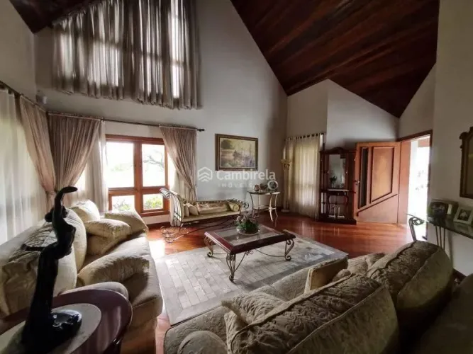 Casa 05 dormitórios à venda no centro de Palhoça - SC