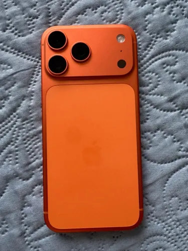 iPhone 17 pro Max acompanhado da caixa 
