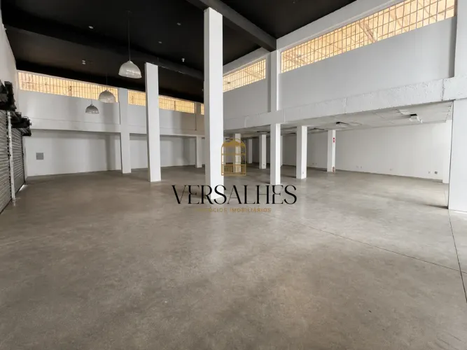 Loja para alugar com 02 banheiros, 18 vagas de garagem, 690 m² - Bairro Palmares
