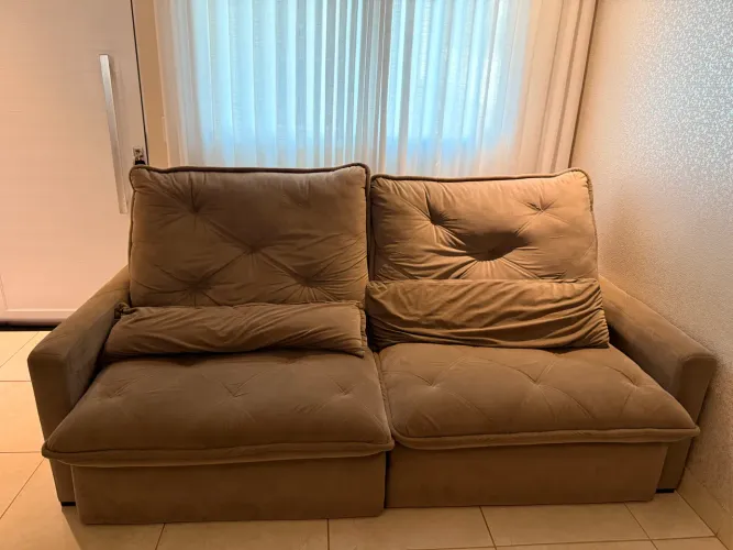 Vende-se jogo Sofá + poltrona