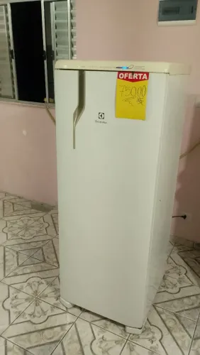 Geladeira Eletrolux Frost Free 1 porta