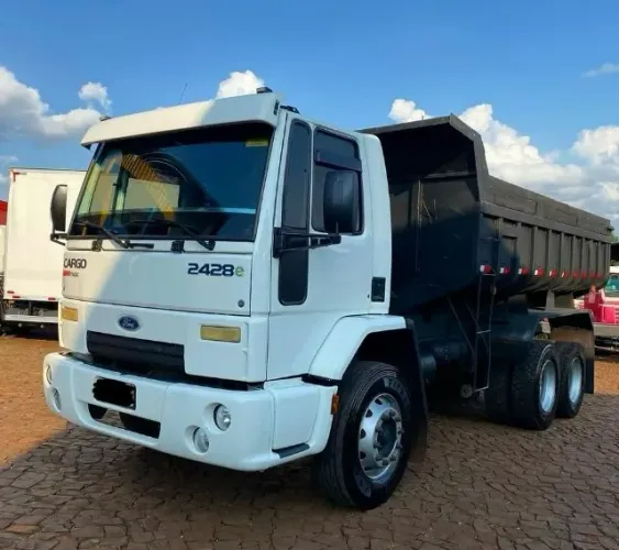 Ford cargo 2428 6x2 - Ano 2009 Caçamba