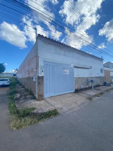 Casa para locação na Quadra 10, Conjunto B, Sobradinho/DF.