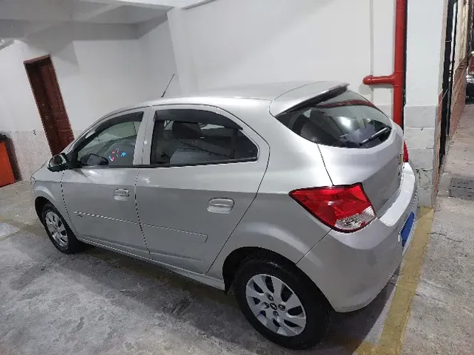 Chevrolet Onix Hatch LT 1.0 8V Flex Power Mec. 4P 2013
