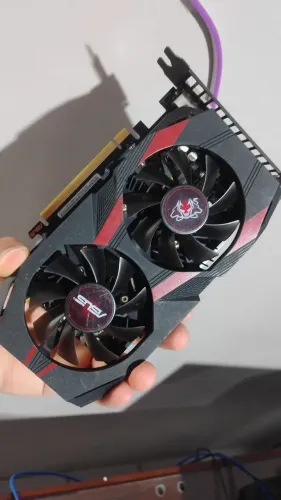 Placa de vídeo GeForce GTX 1050 Ti 4GB com duas ventoinhas (dual fan)