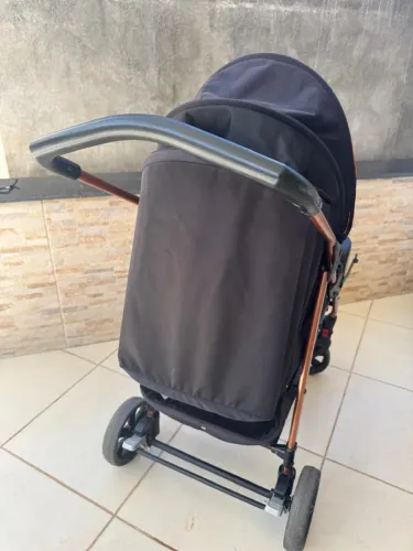 Vendo carrinho de bebe, super conservado!