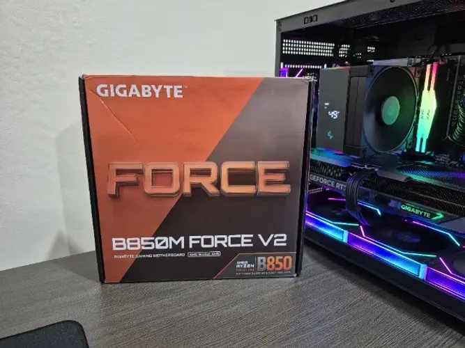 Placa mãe Gigabyte B850m Force v2 (Muito nova)
