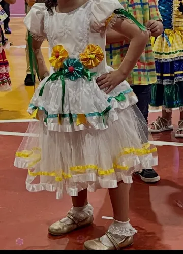 Vestido junino cores da copa TAM 4