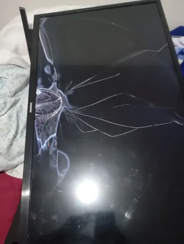 Vende-se tv Samsung 32 polegadas, com tela quebrada