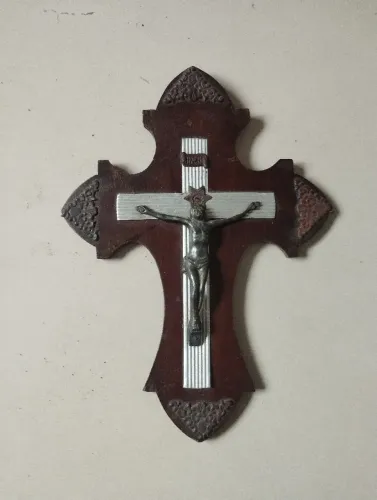 Crucifixo de parede madeira antigo