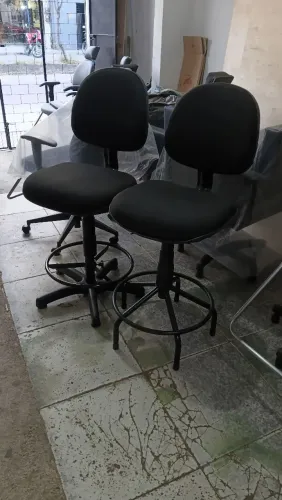 Cadeiras de caixas a venda seminovas