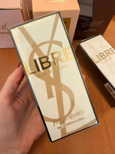 Pertume Yves Saint Laurent Libre Florale Flowers & Flames Feminino Eau de Parfum