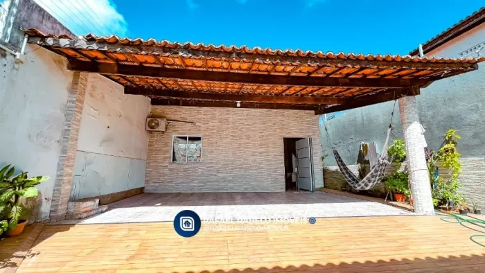 Casa plana com 02 suítes à venda no bairro São Bento.