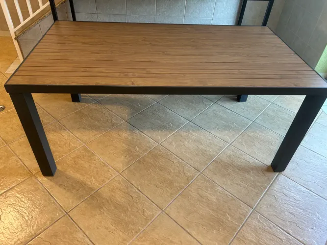 Mesa de alumínio