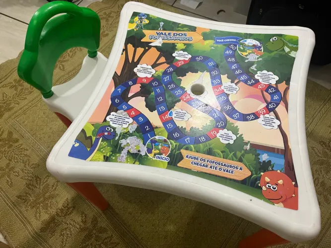 Mesa infantil Fofossauros