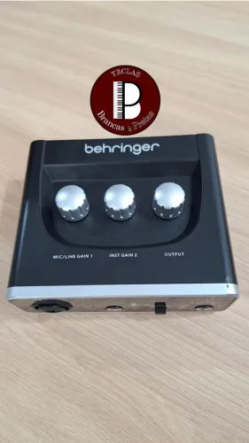 Interface de áudio Behringer UM2 - Estado de Zero - Aceitamos Trocas - Dividimos até 12X