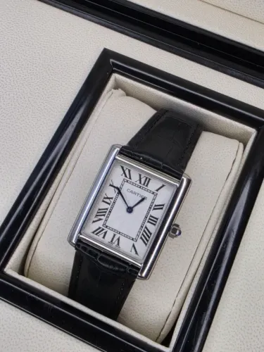 Relogio Cartier Tank Prata Pul. Couro Preta AAA+ COMPRA GARANTIDA RECEBEU LIBERA PAGAMENTO