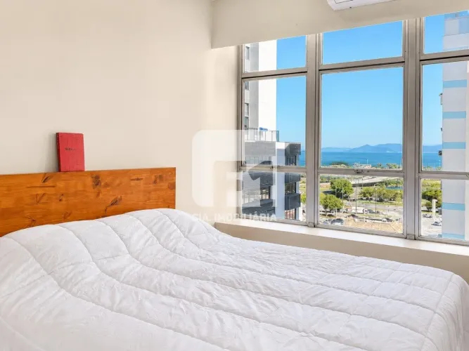 Studio mobiliado com vista mar no Centro